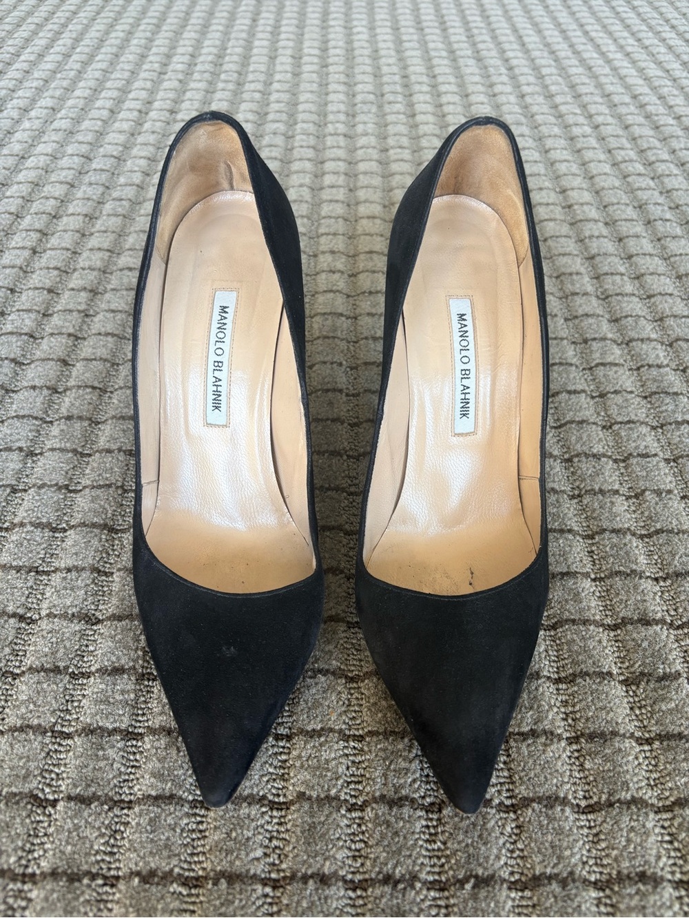 Manolo Blahnik Black Suede Pointed Toe Pumps Heels EU 40.5 US 10.5 Made in Italy